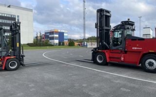 Medium Electric Forklift generates lots of buzz on the Electrifying Experience Tour